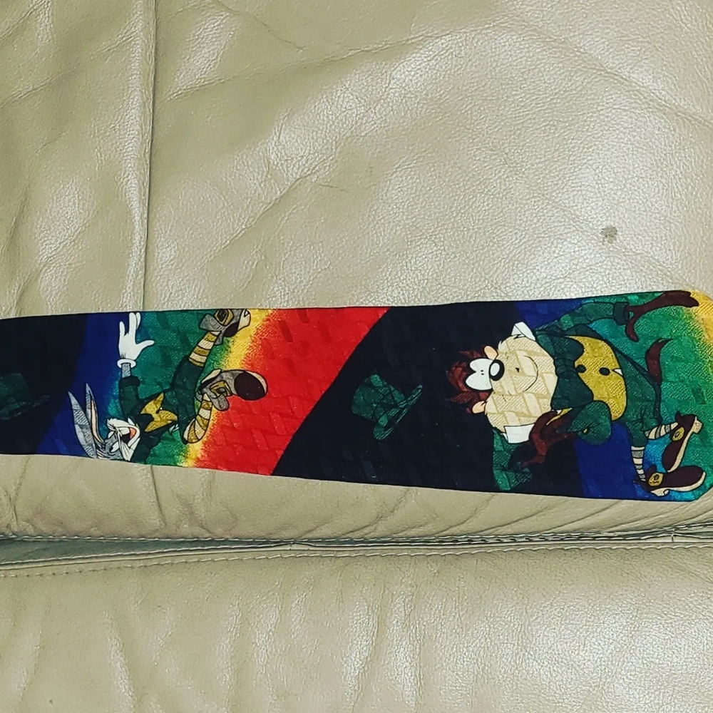 Luney tunes tie